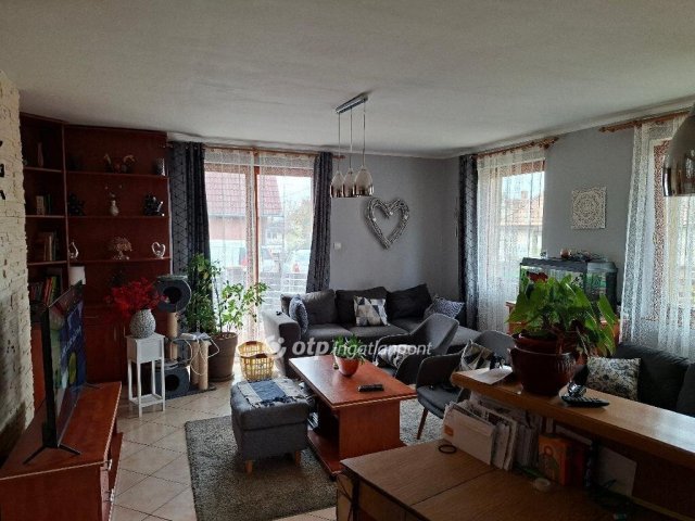 Eladó családi ház, Iváncsán 79.9 M Ft, 1+2 szobás