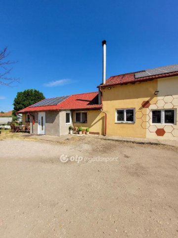 Eladó családi ház, Hajdúnánáson 52 M Ft, 2 szobás