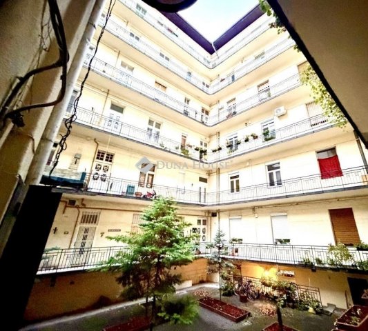 Eladó téglalakás, Budapesten, II. kerületben 75 M Ft, 1 szobás