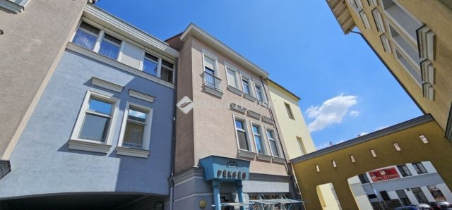 Eladó téglalakás, Szombathelyen 71 M Ft, 4 szobás