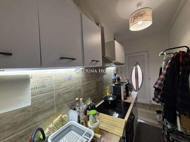 Eladó téglalakás, Sárváron 43 M Ft, 1 szobás