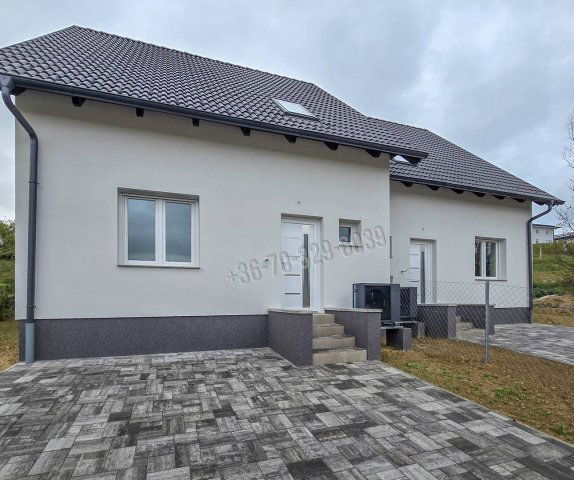 Eladó ikerház, Sopronban 120 M Ft, 5 szobás