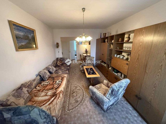 Eladó téglalakás, Mosonmagyaróváron 39.9 M Ft, 2 szobás