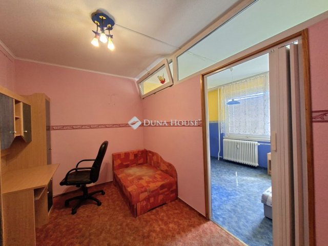 Kiadó panellakás, albérlet, Dunaújvárosban 140 E Ft / hó