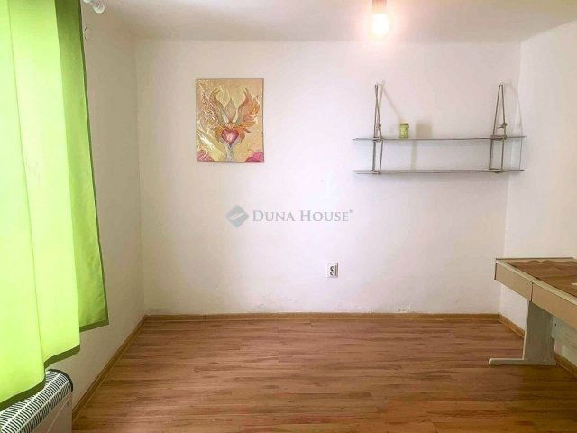 Eladó családi ház, Szegeden 34.9 M Ft, 1 szobás