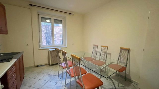 Kiadó téglalakás, albérlet, Debrecenben 150 E Ft / hó, 3 szobás