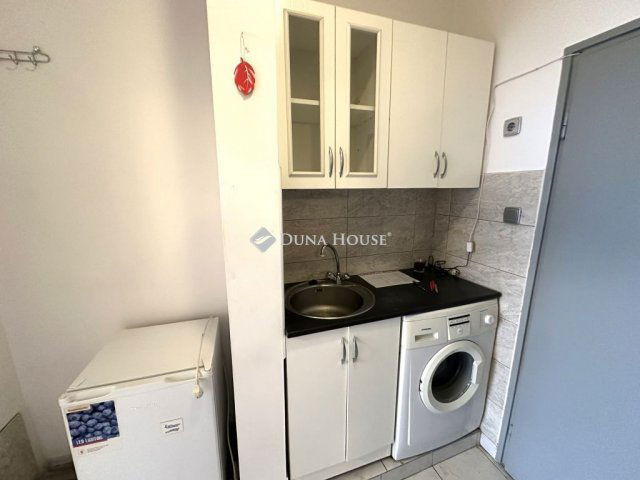 Kiadó téglalakás, albérlet, Kecskeméten, Széchenyi körúton