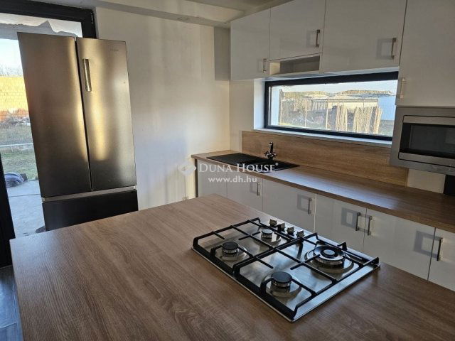 Eladó családi ház, Tápióságon 64.9 M Ft, 3 szobás