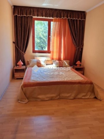 Eladó ikerház, Hajdúböszörményen 69.9 M Ft, 4 szobás