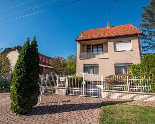 Eladó családi ház, Ráckeresztúron 87.99 M Ft, 5 szobás