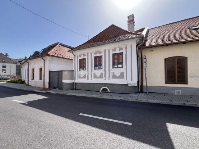 Eladó családi ház, Veszprémben 89 M Ft, 3 szobás