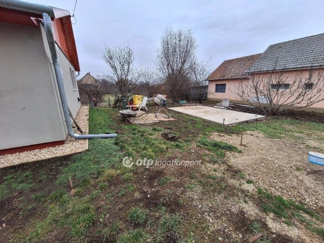 Eladó családi ház, Tiszaörsön 23.5 M Ft, 1 szobás
