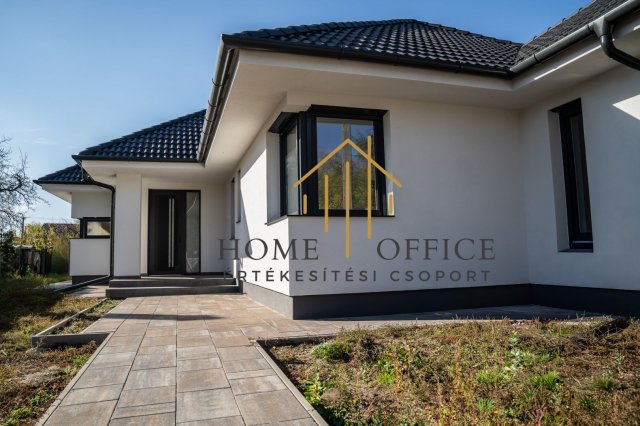 Eladó családi ház, Debrecenben 198.9 M Ft, 5 szobás