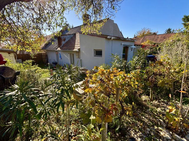 Eladó családi ház, Balatonfüreden 89.9 M Ft, 4 szobás