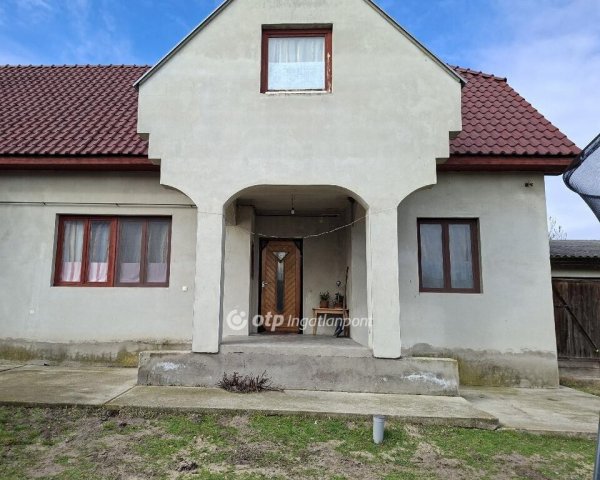 Eladó ikerház, Kiskunmajsán 110 M Ft, 6 szobás