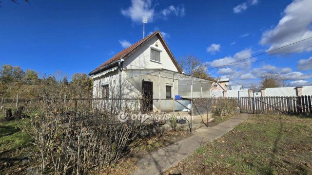 Eladó családi ház, Debrecenben 21.9 M Ft, 1 szobás