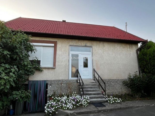 Eladó családi ház, Nagykátán 57.99 M Ft, 4 szobás