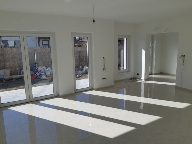 Eladó ikerház, Velencén 95 M Ft, 5 szobás / költözzbe.hu