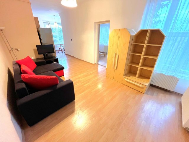 Kiadó téglalakás, albérlet, Pécsett 200 E Ft / hó, 1+1 szobás