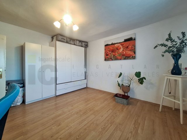Eladó családi ház, Zsombón 72.499 M Ft, 2+2 szobás