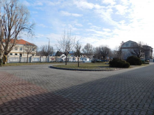 Eladó üzlethelyiség, Budapesten, X. kerületben 899 M Ft