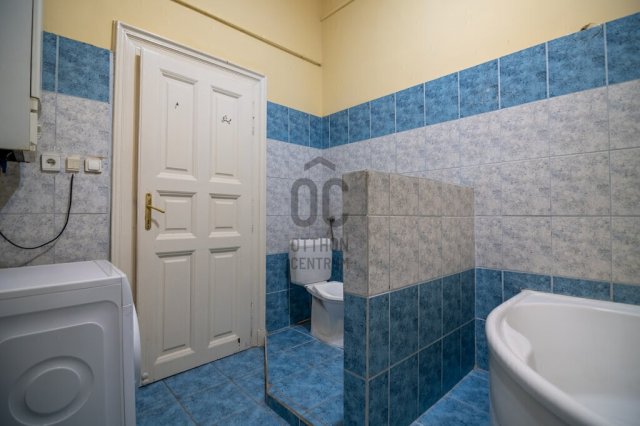 Eladó téglalakás, Budapesten, VI. kerületben 75 M Ft, 2 szobás