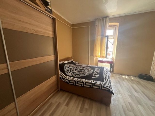 Eladó téglalakás, Pécsett 19.9 M Ft, 1 szobás