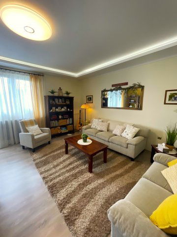 Eladó téglalakás, Nyíregyházán 89 M Ft, 5 szobás