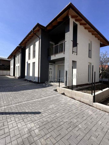 Eladó téglalakás, Szigetszentmiklóson 83.9 M Ft, 4 szobás