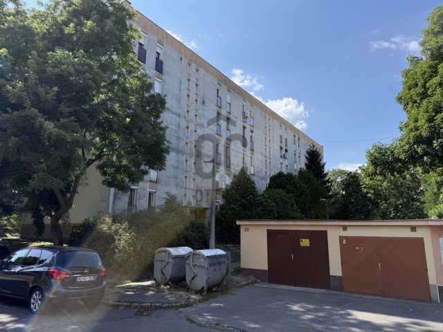 Eladó panellakás, Pécsett, Gosztonyi Gyula utcában 44.2 M Ft