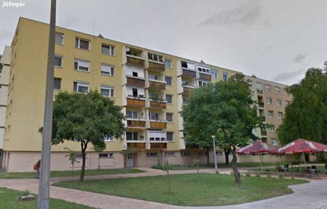 Eladó panellakás, Szentesen 20 M Ft, 1+2 szobás