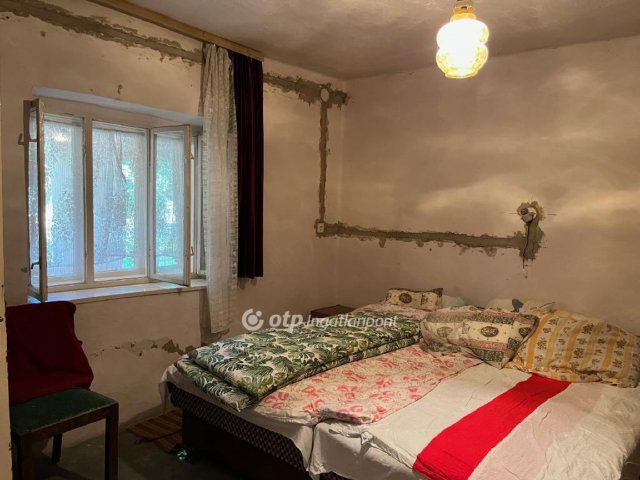 Eladó családi ház, Kiskörén 8.9 M Ft, 3 szobás