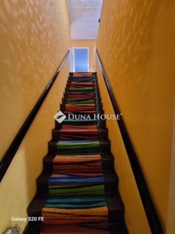 Eladó családi ház, Vecsésen 199 M Ft, 5 szobás