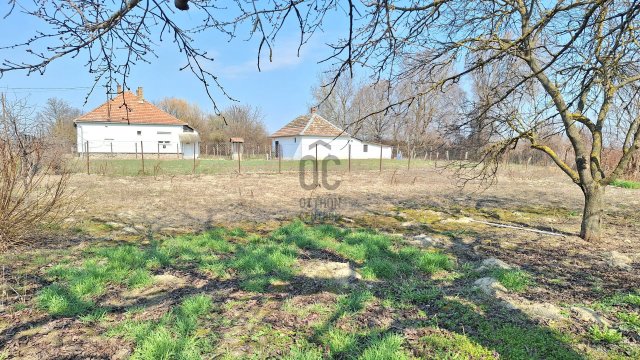 Eladó családi ház, Sárpilisen 14 M Ft, 3 szobás