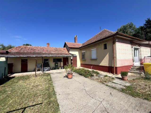 Eladó családi ház, Gyulán 32 M Ft, 2 szobás