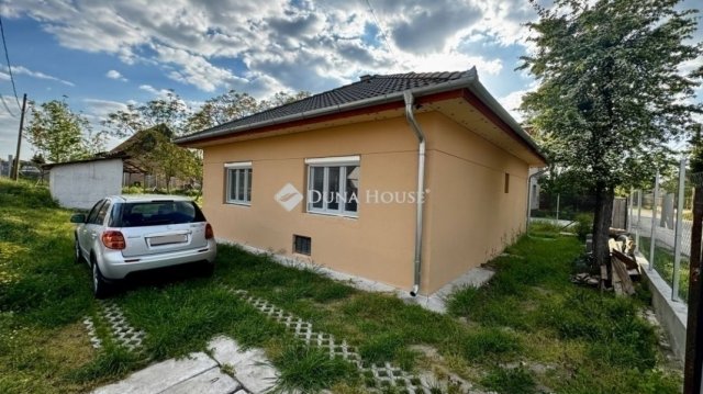 Eladó családi ház, Szigetszentmiklóson 73.5 M Ft, 3 szobás