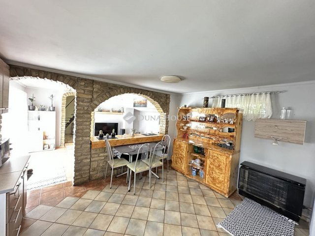 Eladó családi ház, Kecskeméten 41.9 M Ft, 5 szobás