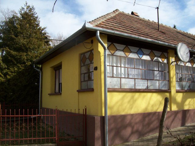 Eladó családi ház, Regécen 27.9 M Ft, 2 szobás