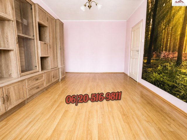 Eladó panellakás, Dunaújvárosban 30.9 M Ft, 2 szobás