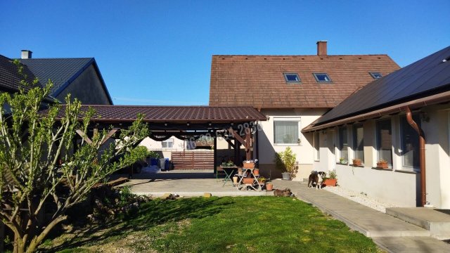 Eladó családi ház, Halászin, József Attila utcában 144 M Ft