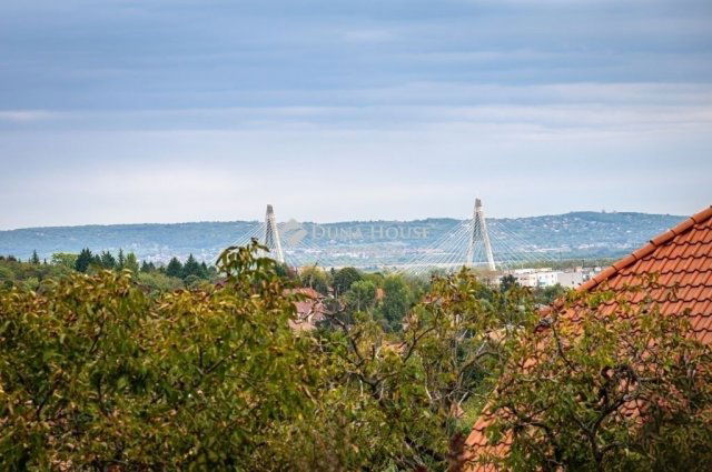 Eladó családi ház, Budapesten, III. kerületben 319.8 M Ft