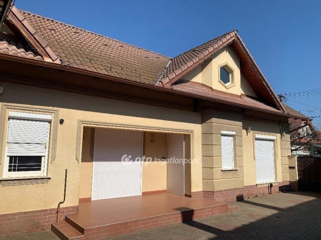 Eladó családi ház, Jászberényben 94.5 M Ft, 3+2 szobás