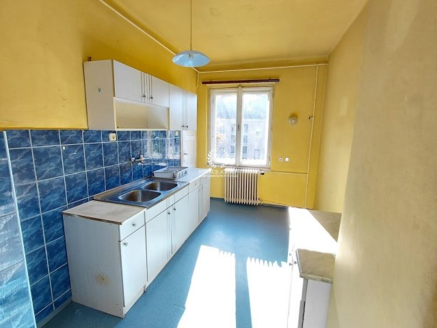 Eladó téglalakás, Ózdon 9.2 M Ft, 1+1 szobás