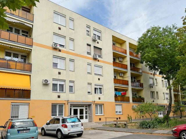 Eladó téglalakás, Kecskeméten 29.99 M Ft, 1 szobás
