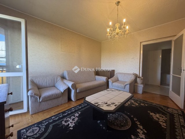Eladó panellakás, Kecskeméten 42.5 M Ft, 2 szobás
