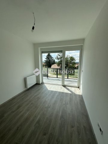 Eladó téglalakás, Pécsett, Kéméndi soron 154 M Ft, 5 szobás