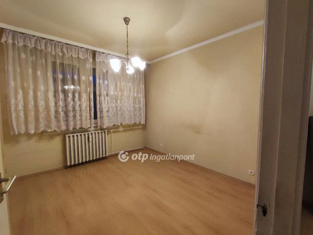 Eladó panellakás, Szegeden 55.7 M Ft, 2 szobás