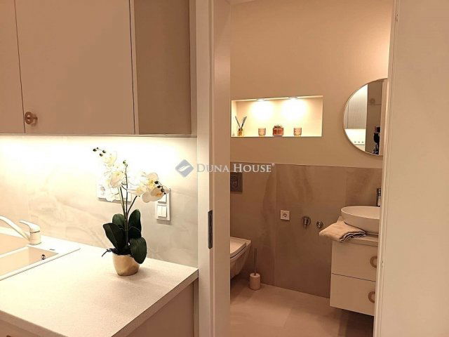 Eladó téglalakás, Budapesten, II. kerületben 108.9 M Ft