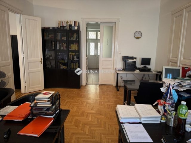 Eladó téglalakás, Budapesten, V. kerületben 185 M Ft, 4 szobás