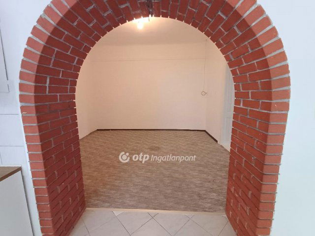 Eladó családi ház, Baján 36.5 M Ft, 3 szobás